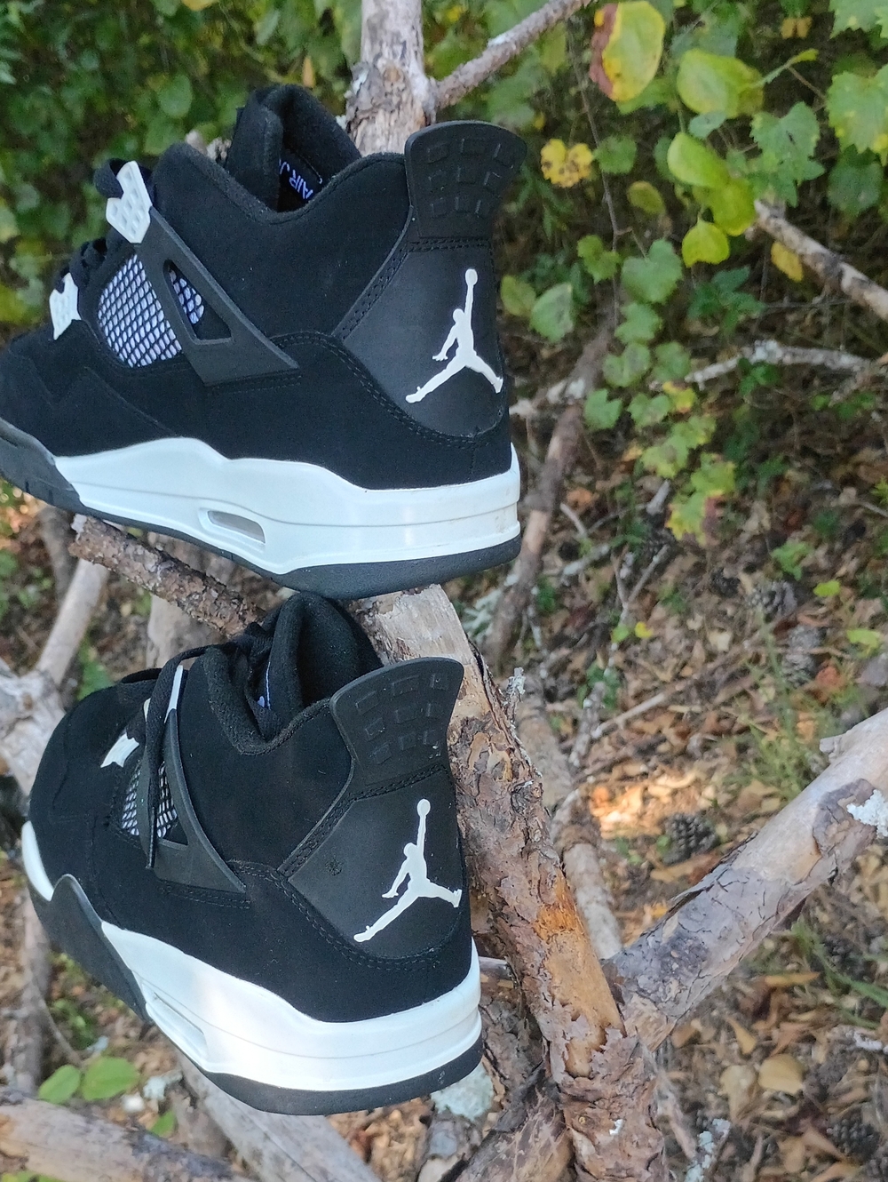 Jordan 4 Thunder Black and White Suede Sneakers - Low Top. Missing Box!! - Picture 3 of 7